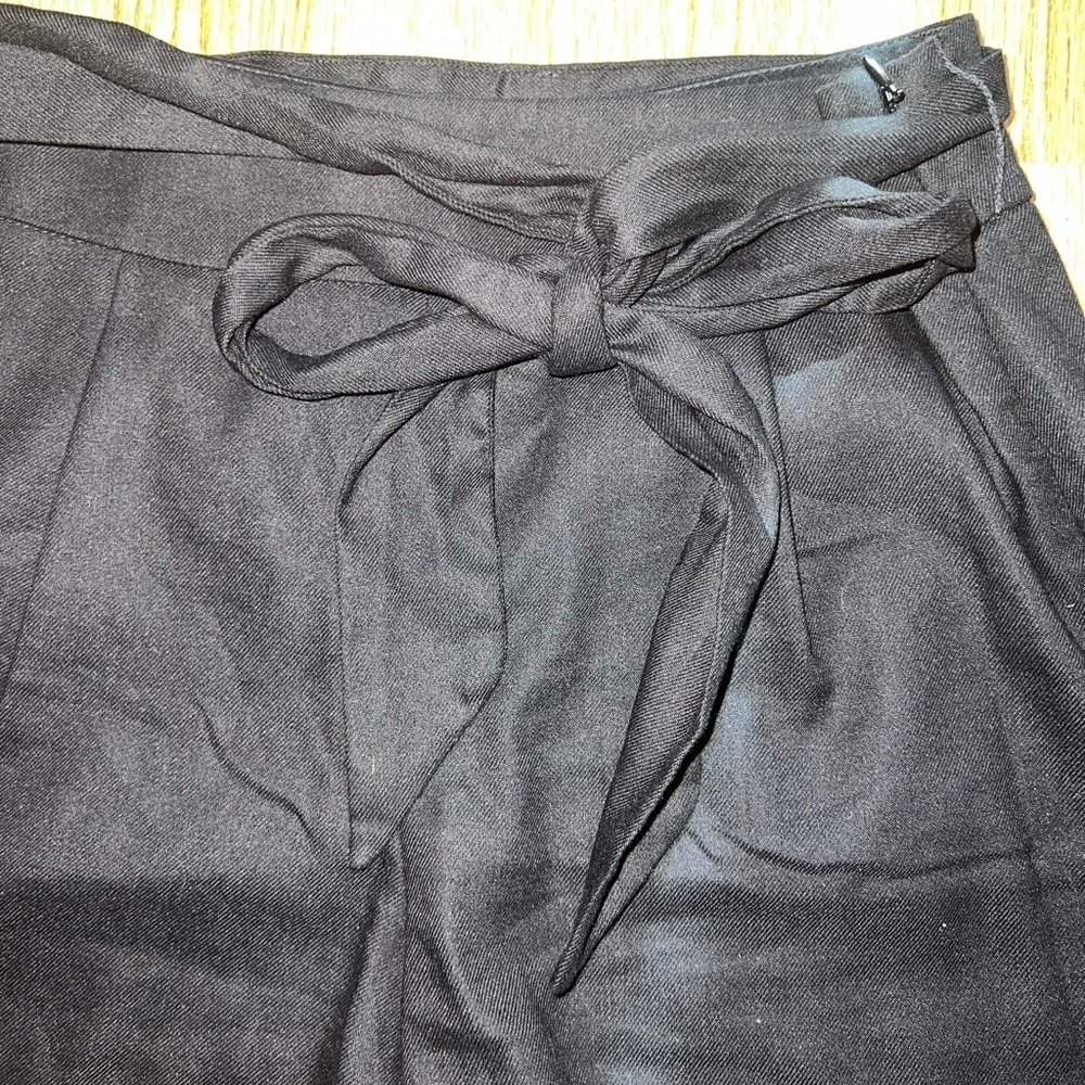 Express Shorts - Picture 3 of 6